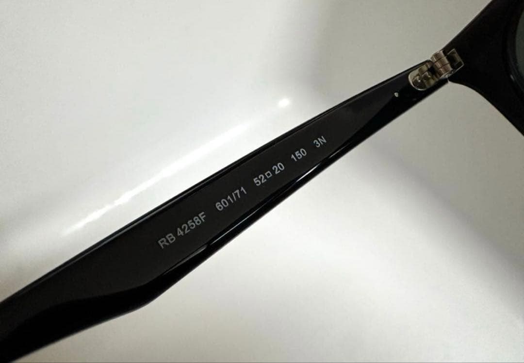 レイバンサングラス　RB4258F