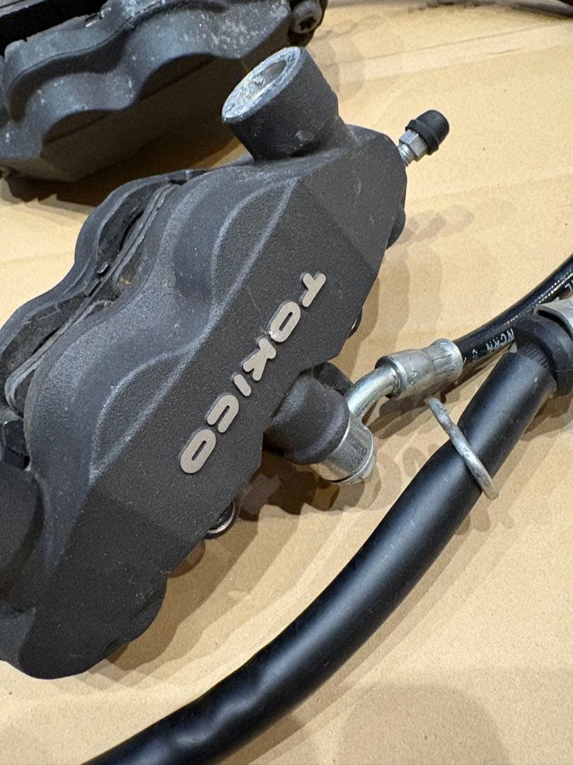 GSX1300R隼　純正フロントブレーキキャリパー左右セット