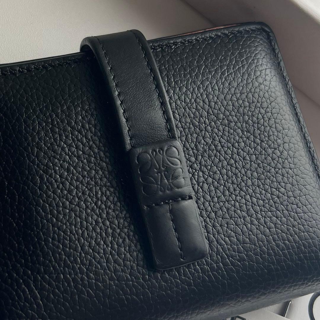217 極上美品 LOEWE ロエベ 2つ折り財布
