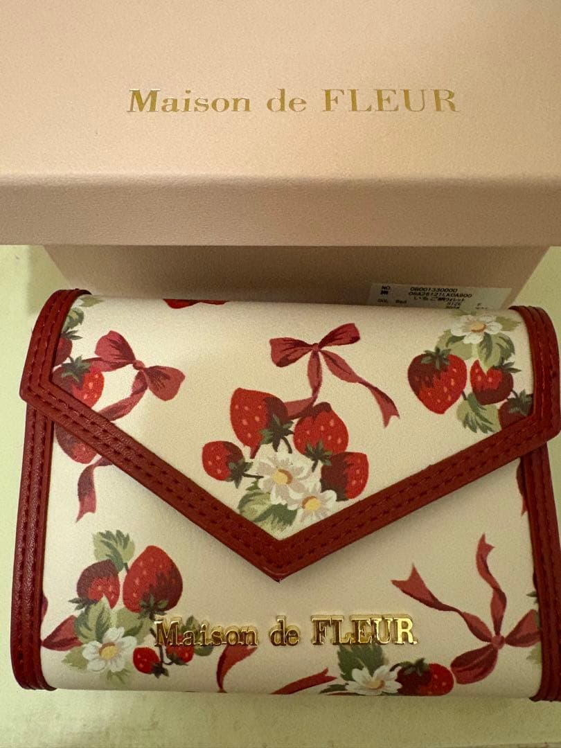 【新品】Maison de FLEUR いちご柄ウォレット