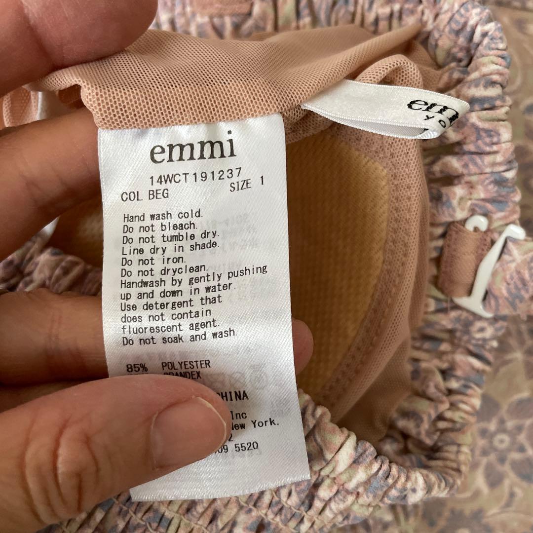 emmi ヨガウェア 上下セット　花柄
