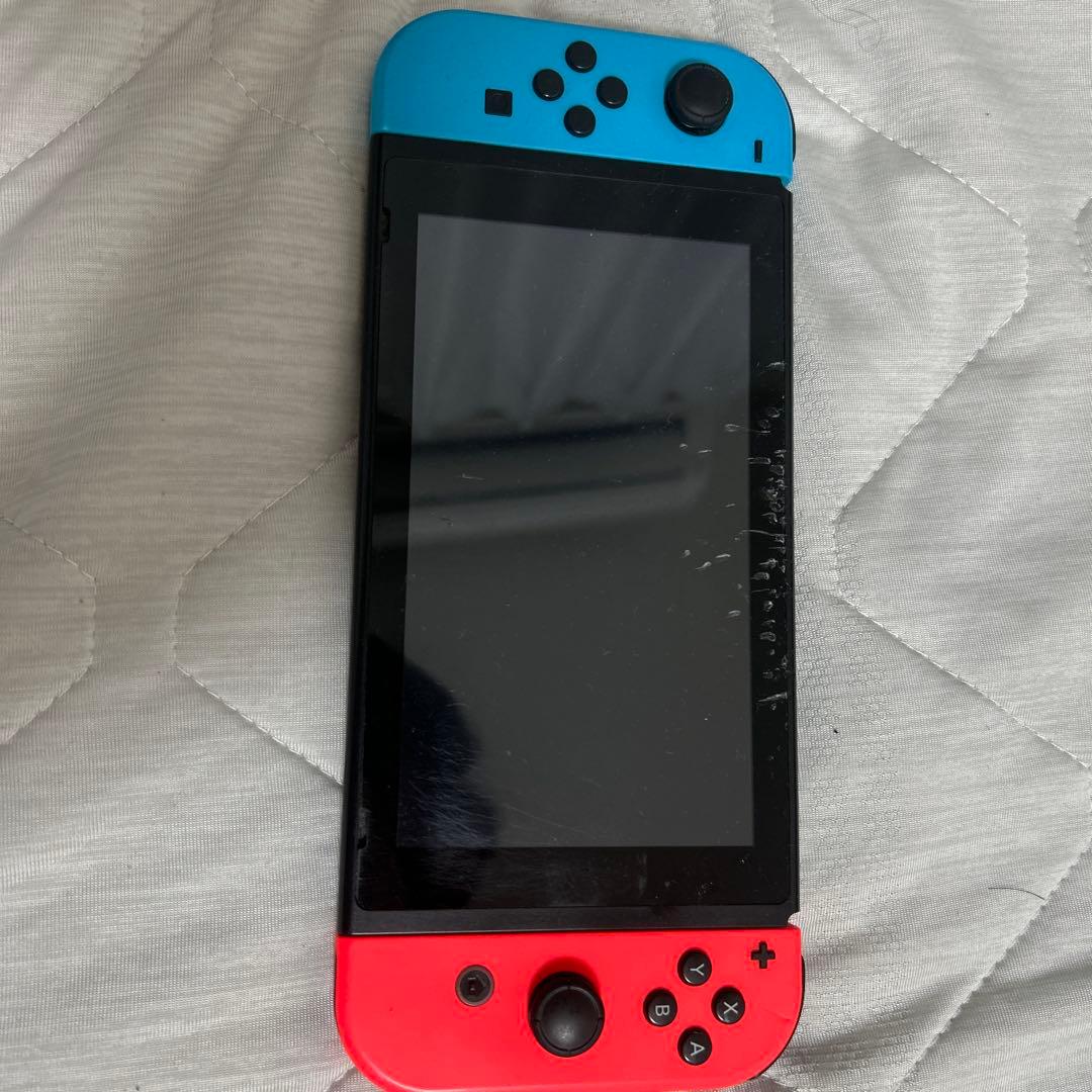Nintendo Switch 本体 青と赤のJoy-Con