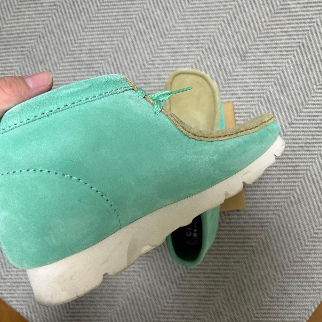 CLARKS ワラビー ミントグリーン/ベージュ ビブラムソール