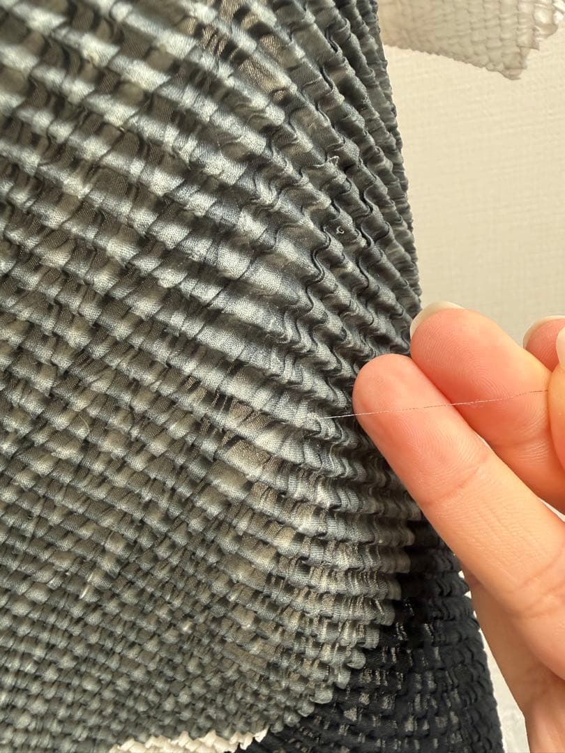 ISSEY MIYAKE プリーツトップス 2サイズ モノトーン 不規則デザイン