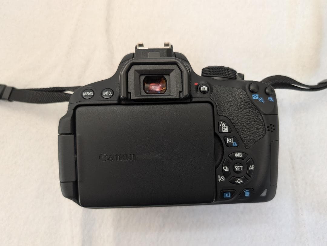 Canon EOS Kiss X7i ダブルズームキット
