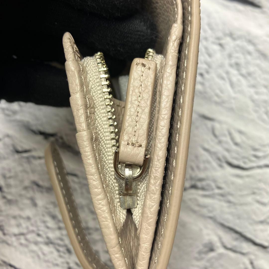 ほぼ新品✨VASIC ヴァジック シボ革 レザー グレージュ 二つ折り財布