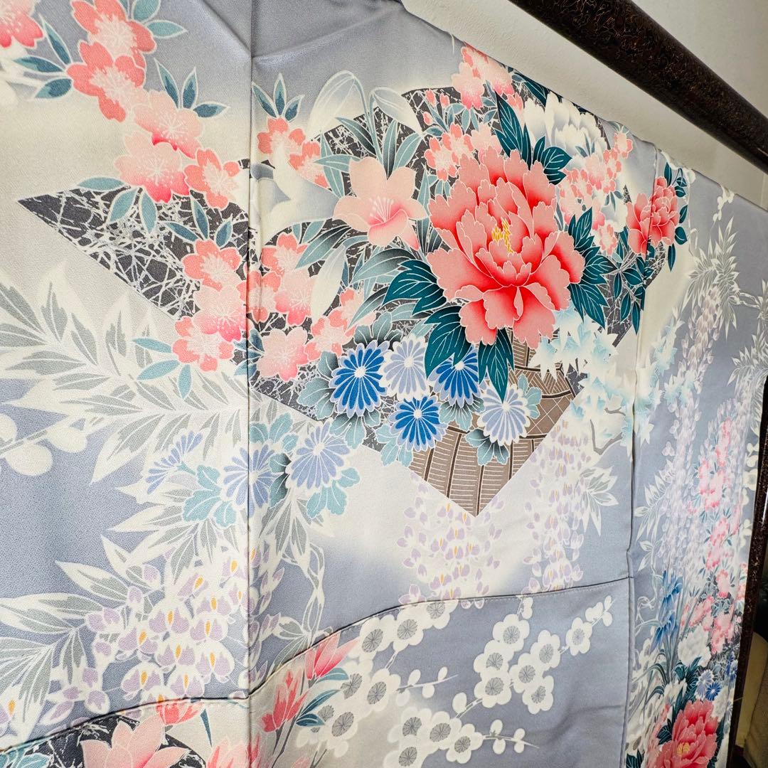 美品　現代　振袖　成人式　着物　正絹　163裄68 シルバー　水色　ピンク　花柄