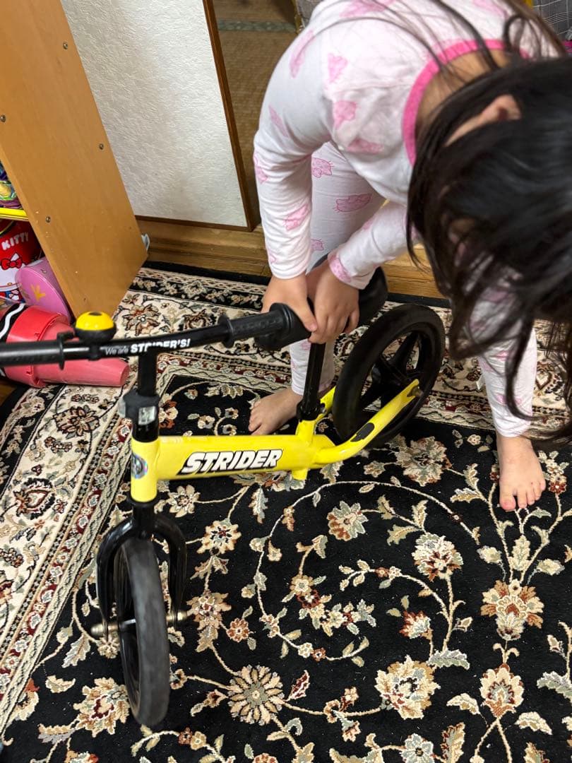 ストライダー　イエロー　ＳＴーＪ４