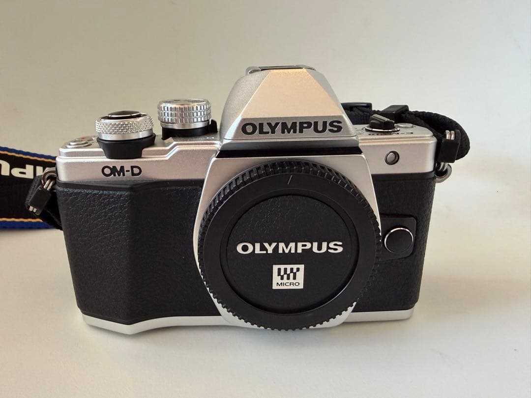 【美品・3637回】OM-D E-M10 Mark II ボディ