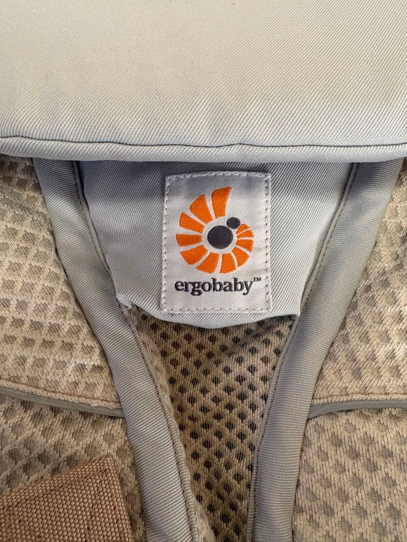 ergobaby 抱っこ紐 ベージュ
