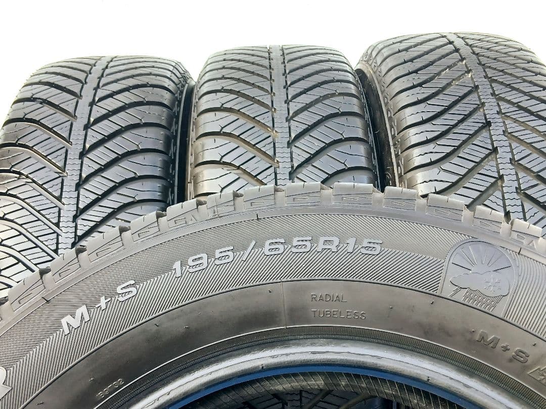 195/65R15　メーカーGOOD YEAR　製造年2022年　4本セット