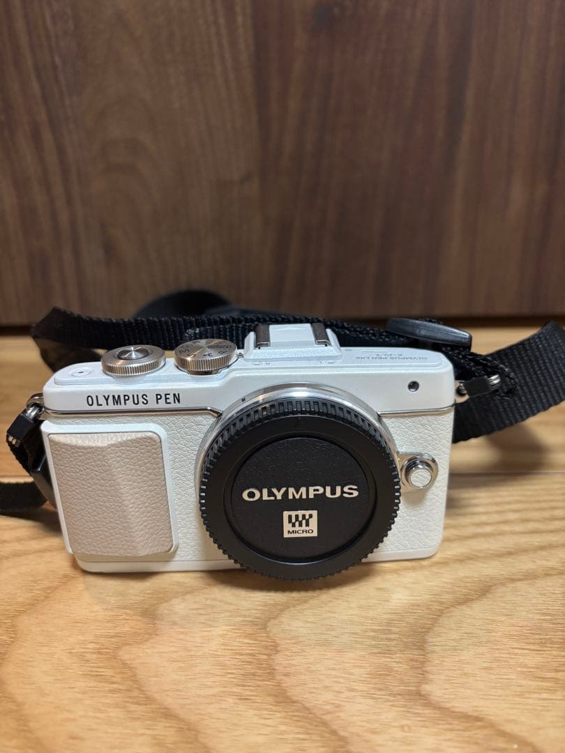 OLYMPUS PEN E PL7ミラーレス一眼カメラ 本体　カバーセット