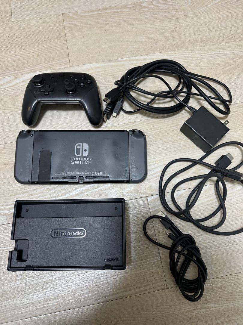 任天堂　Switch 本体　プロコン付き
