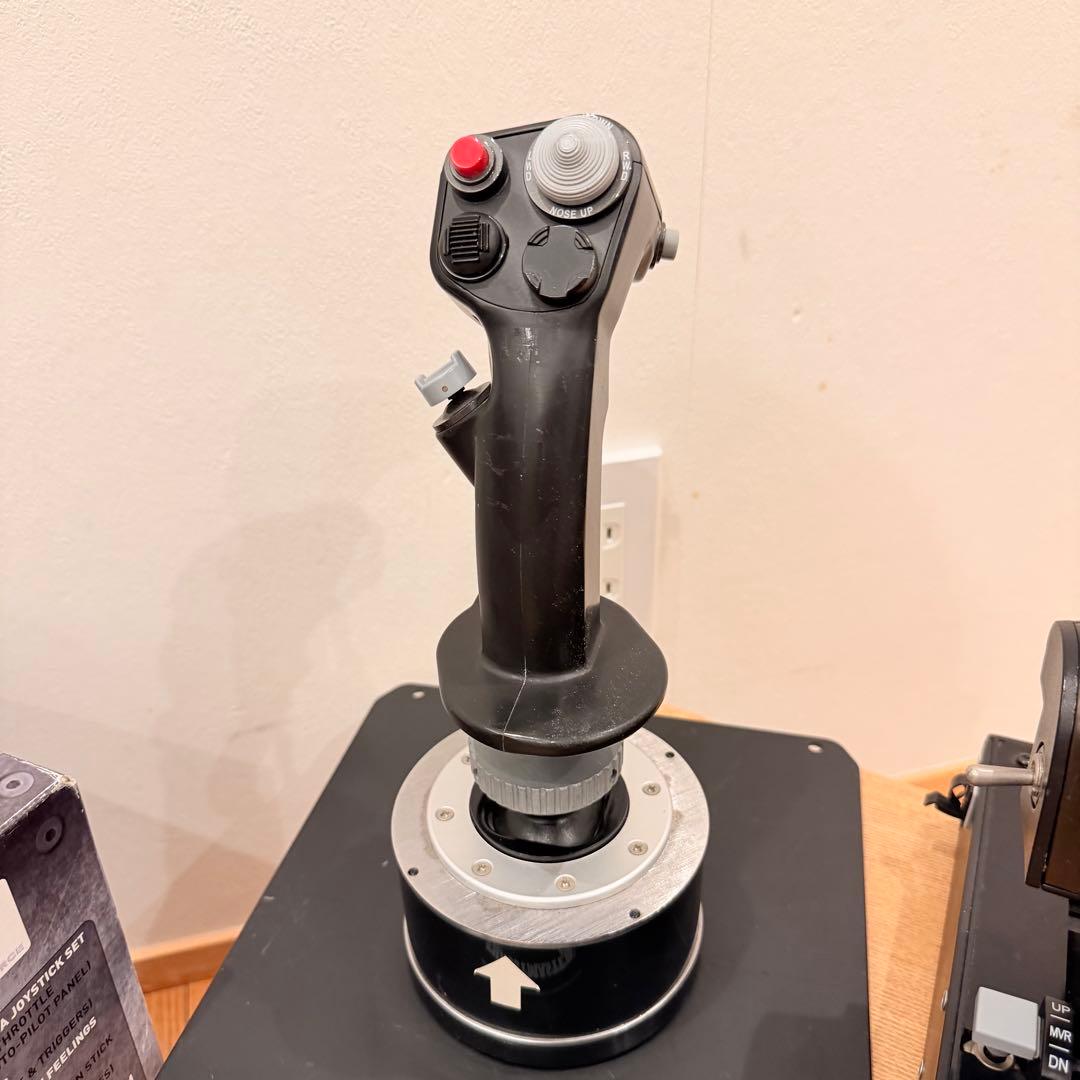 THRUSTMASTER HOTAS WARTHOGフライトシミュレータ 現状品