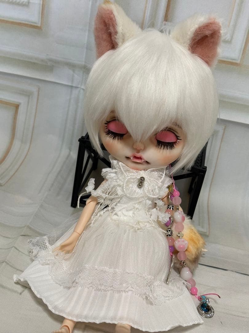 お*き様 アイシードール本体女の子　ボアウィッグ　OF付き ホワイトブチ猫