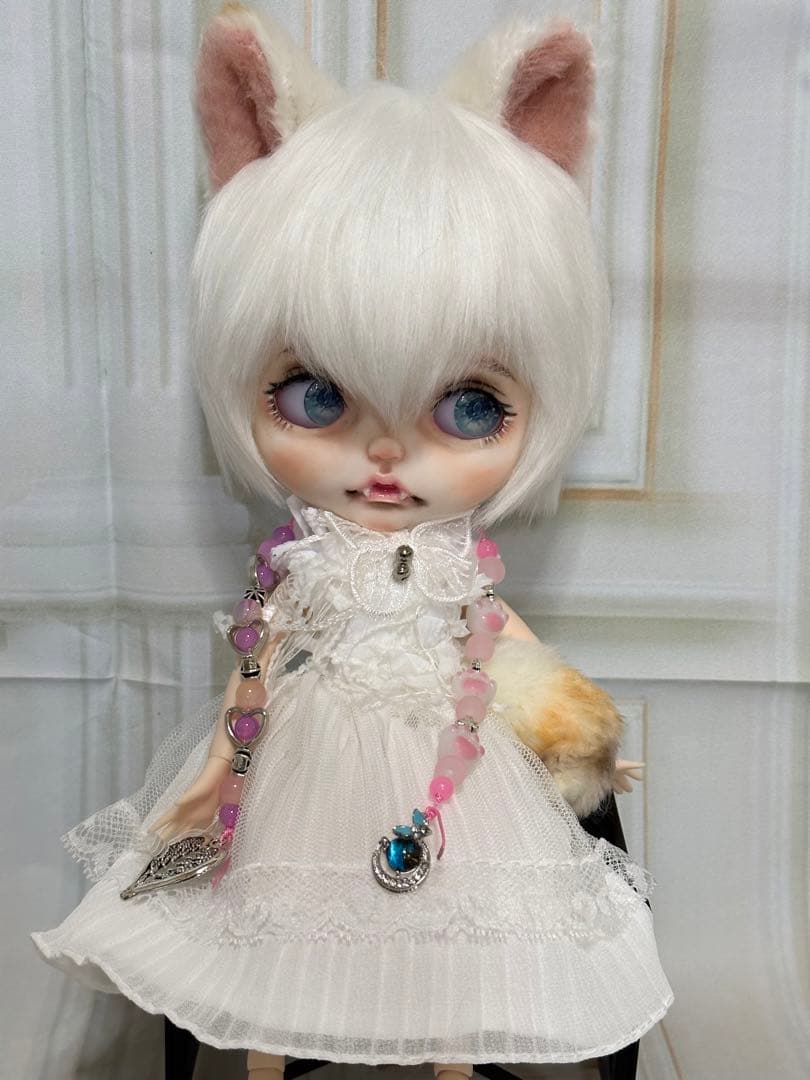 お*き様 アイシードール本体女の子　ボアウィッグ　OF付き ホワイトブチ猫
