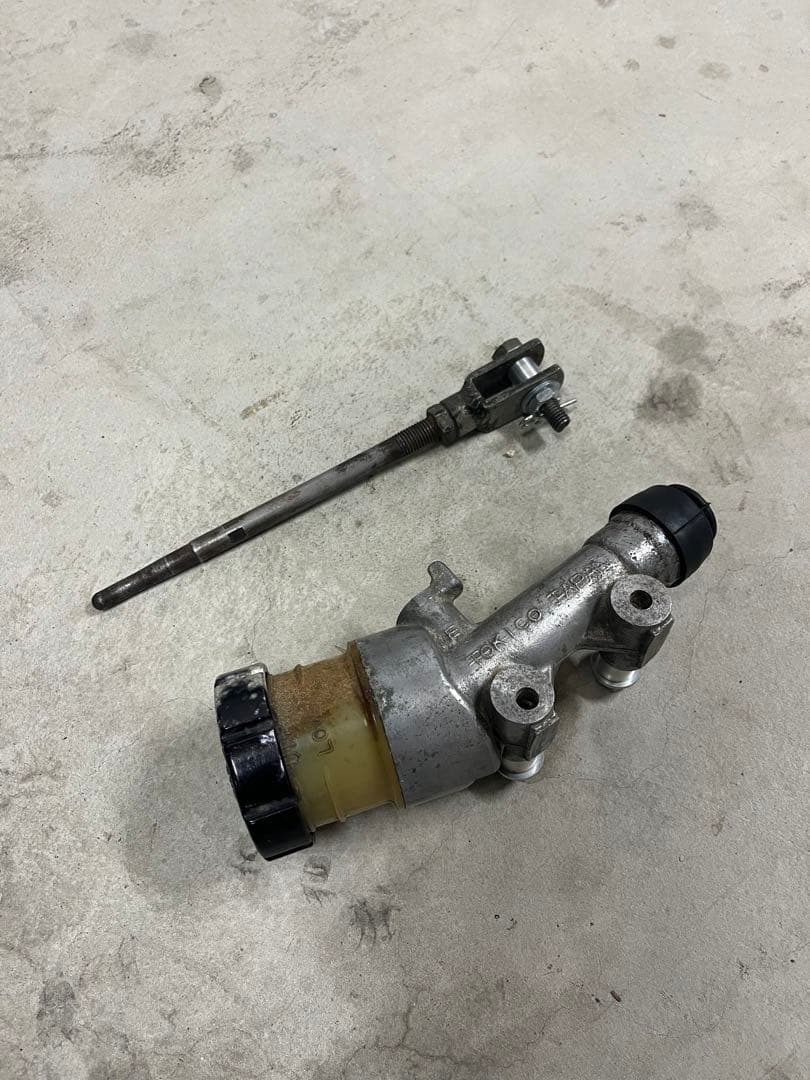 Z750FX リアブレーキマスターシリンダー