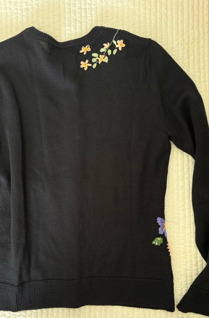 ケイタマルヤマ　刺繍ニットカーディガン