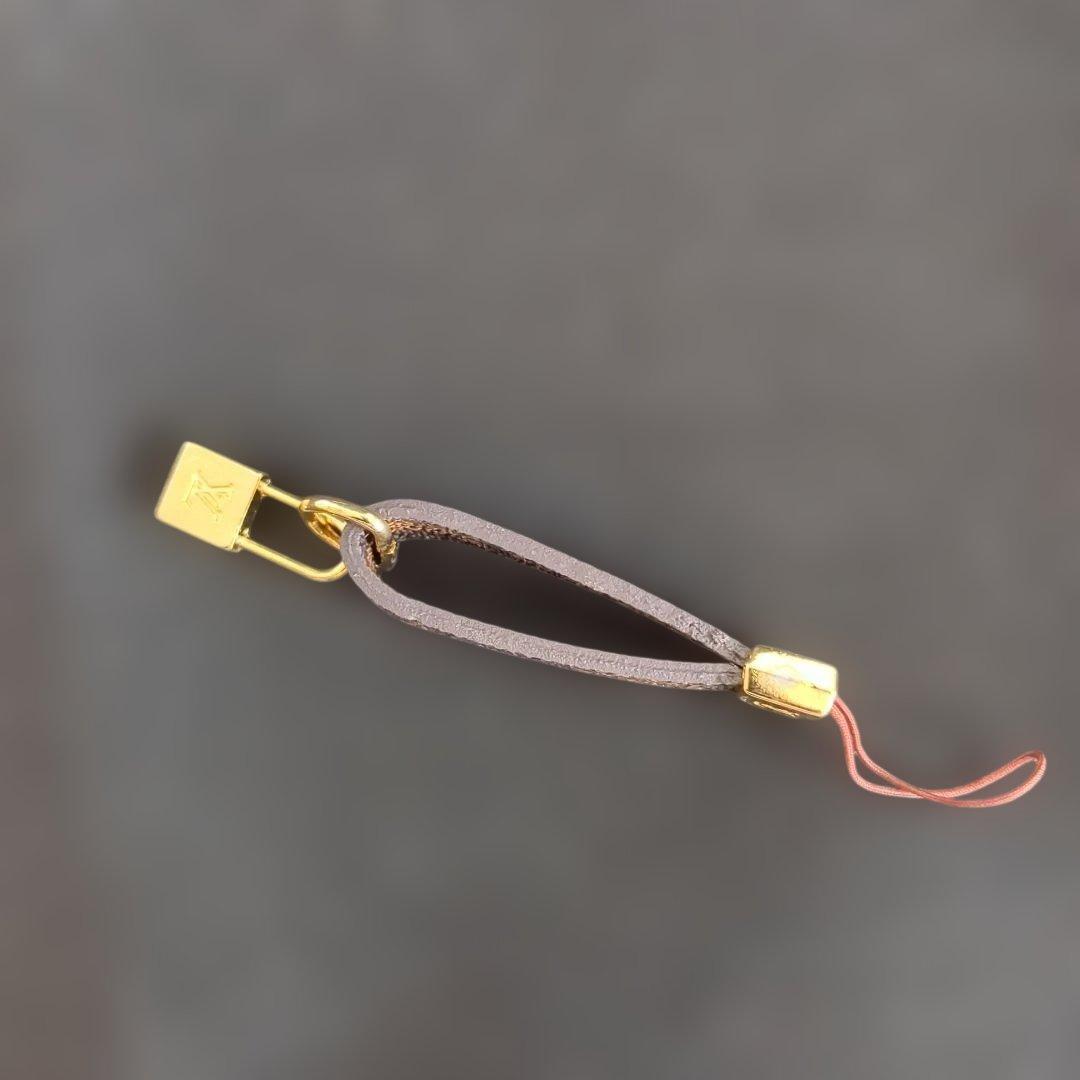 ルイヴィトン ダミエ カデナ 携帯 スマホ　ストラップ キーホルダー