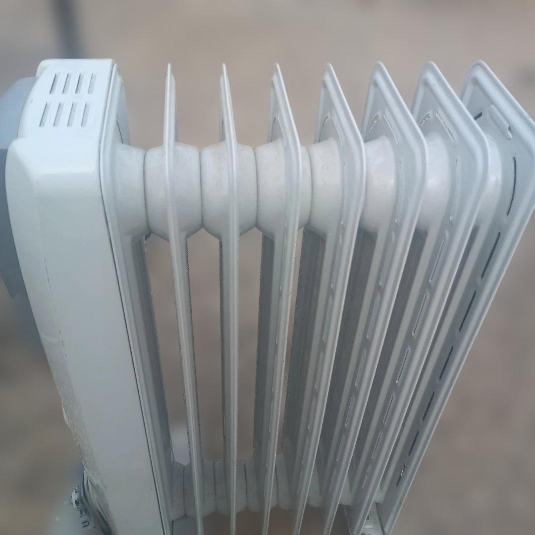 7511)デロンギオイルヒーター　H770812EFS