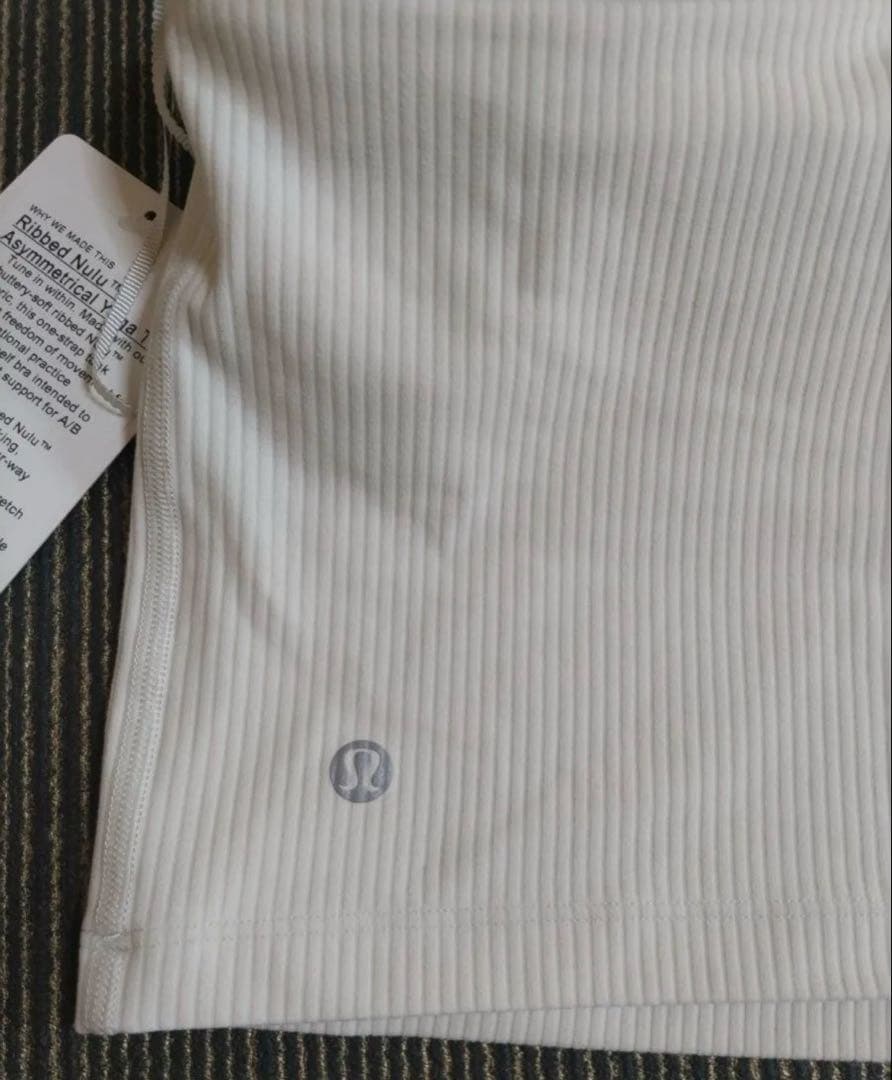 【新品タグ付】 lululemon リブNuluアシンメトリータンクトップ　８番