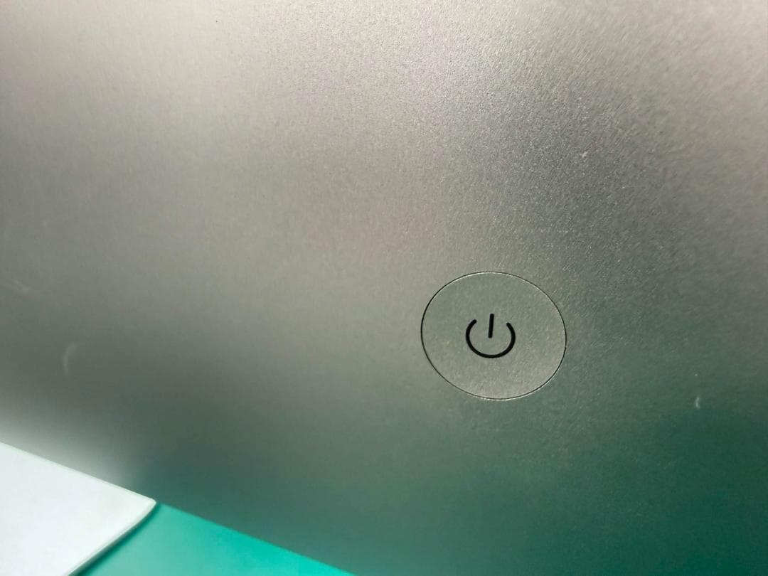 iMac 2019 4K 21.5 i3/8GB/1TB 画面割れ 動作OK