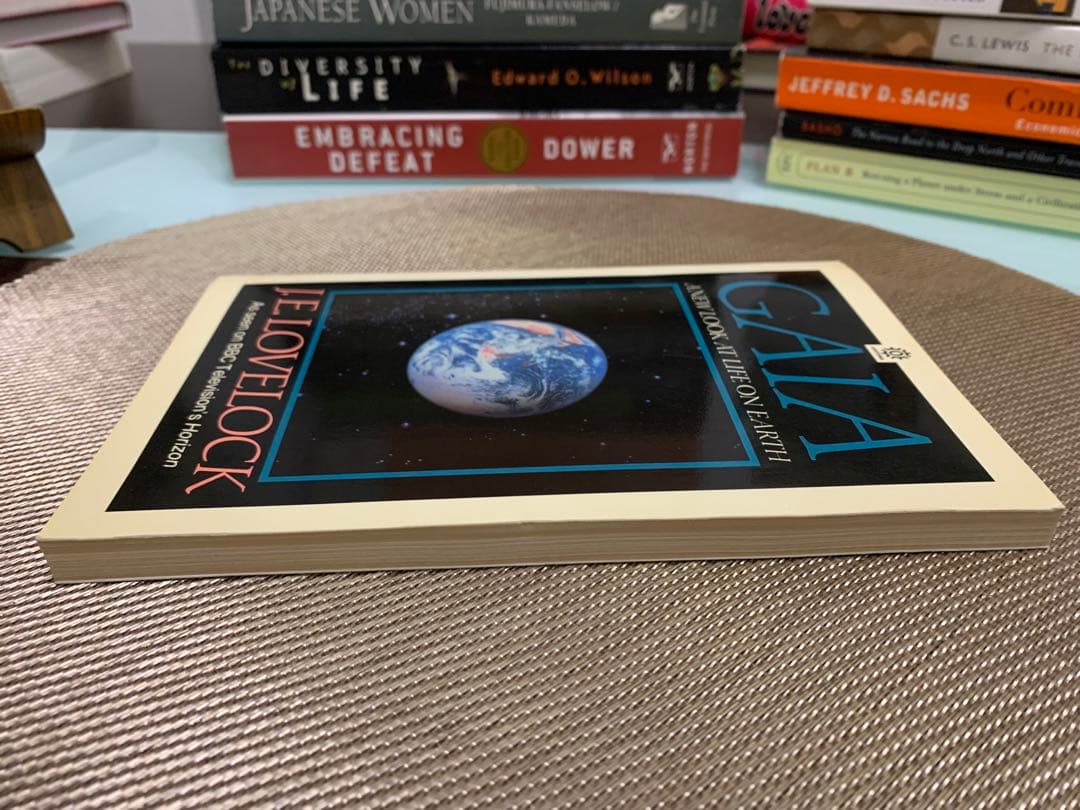 洋書 GAIA: A New Look at Life on Earth