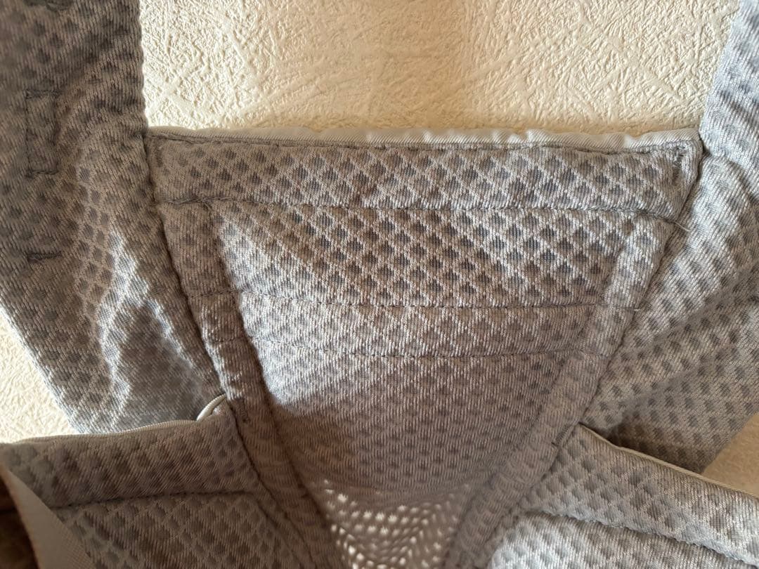NN　ergobaby 抱っこ紐 グレー メッシュ　保証書付き
