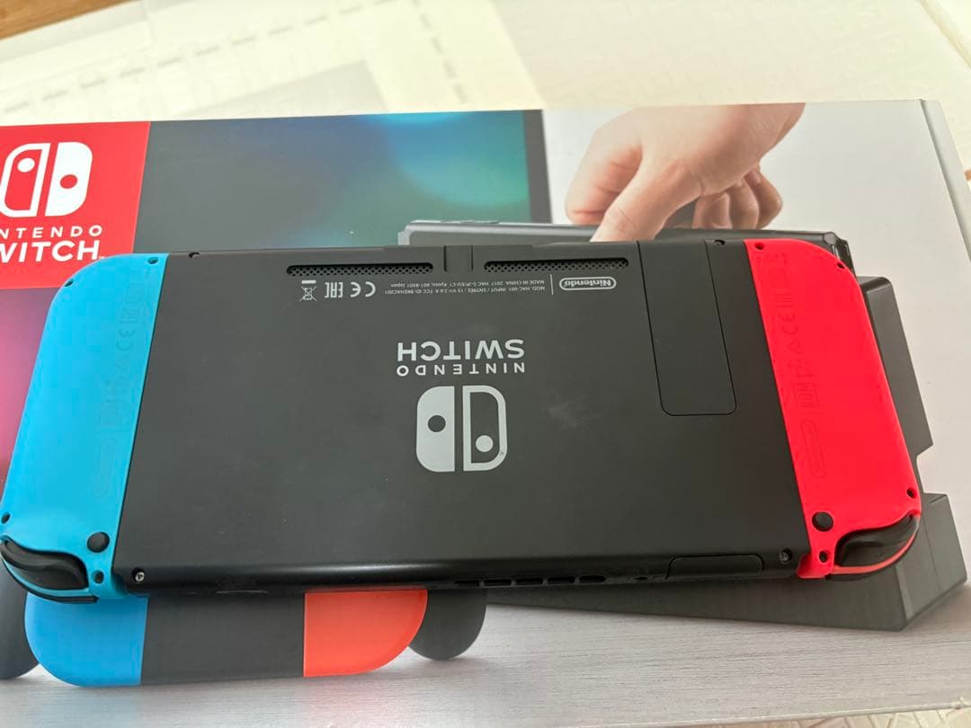 Nintendo Switch ネオンレッド/ネオンブルー 本体とプロコンセット