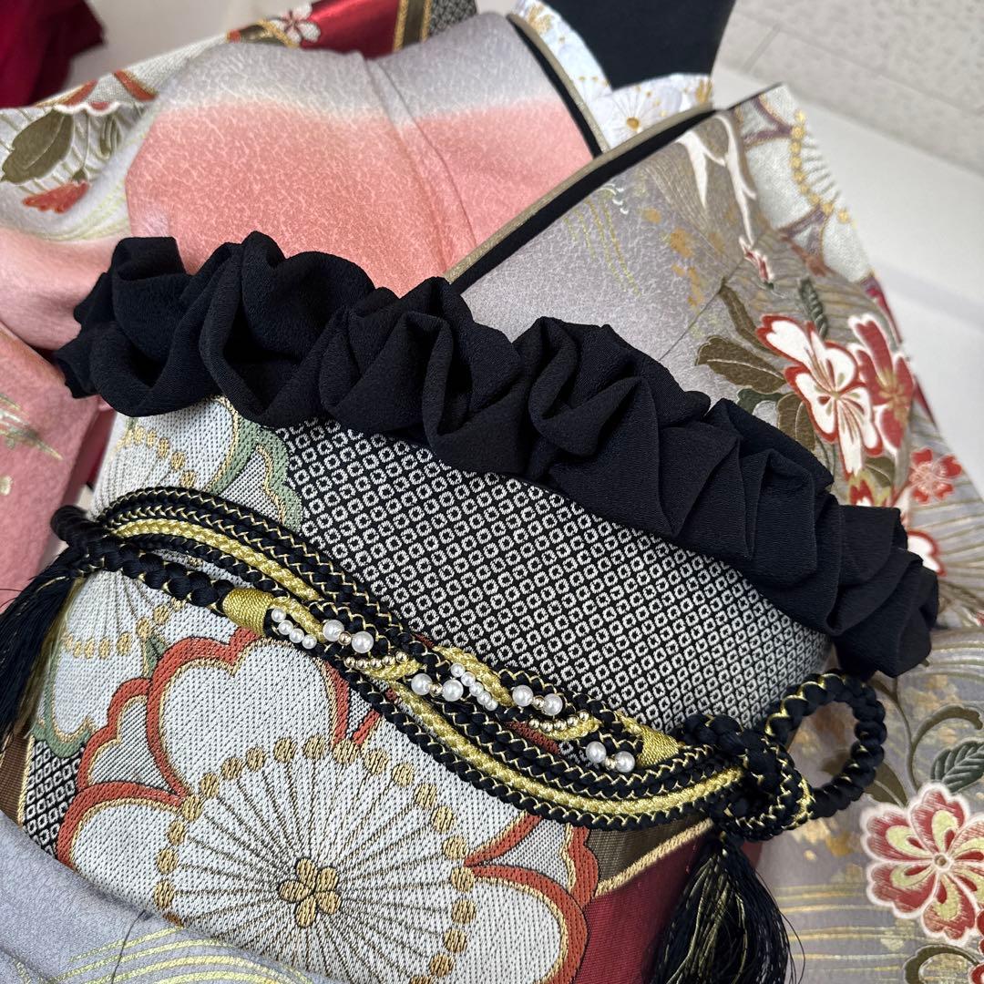 振袖フルセット　桜色/灰/黒のグラデーション飛鶴柄の格調高いデザインのお振袖正絹