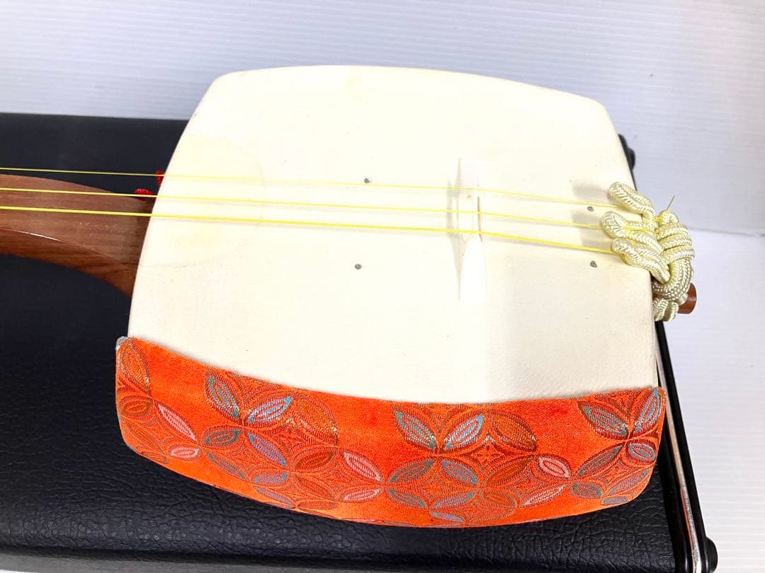 ◆三味線◆花梨細棹 胴破れ無し 中古 撥／駒／指かけ／ケース他 すぐ使えます！