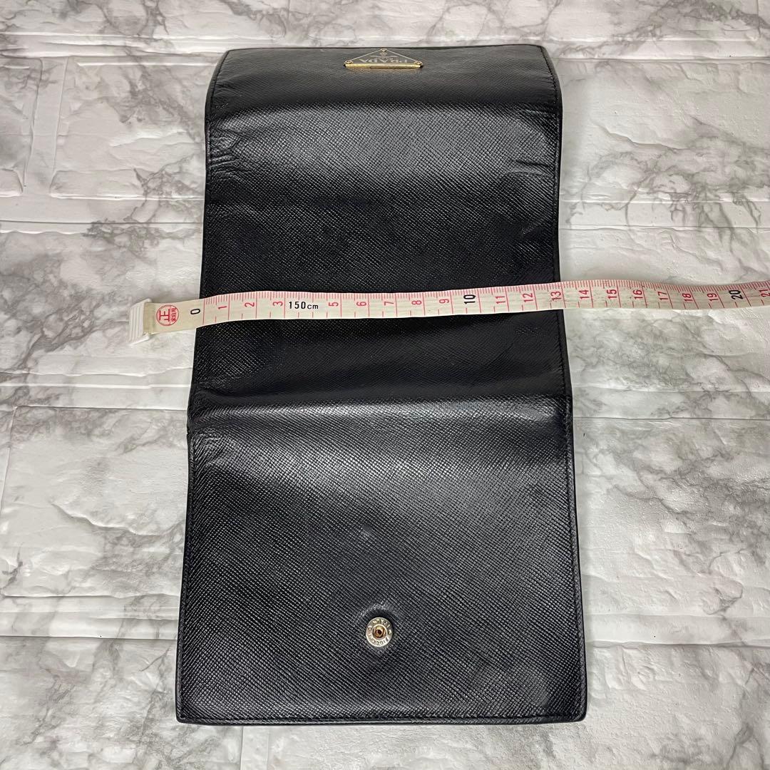 PRADA サフィアーノレザー 三つ折り財布 三角ロゴ付きウォレット 黒