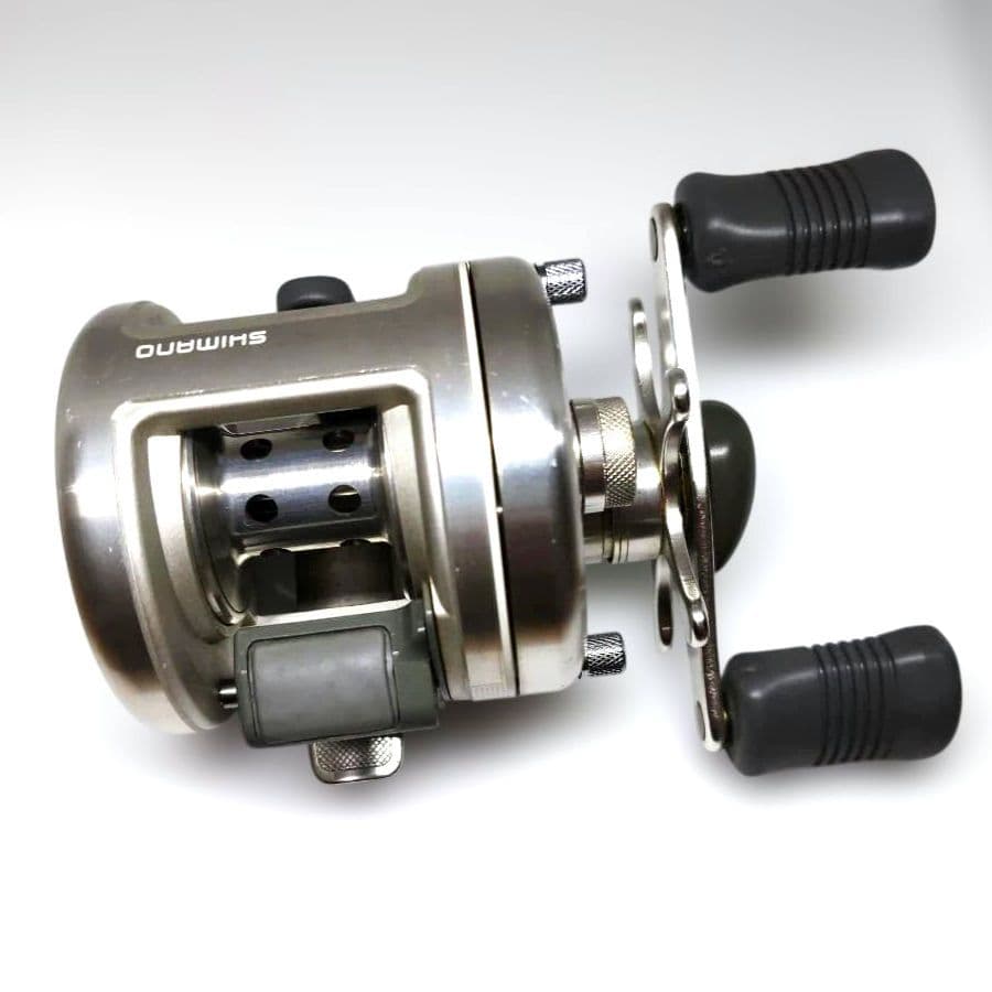 h*9様 SHIMANO　CALCUTTA 100 ベイトリール シルバー