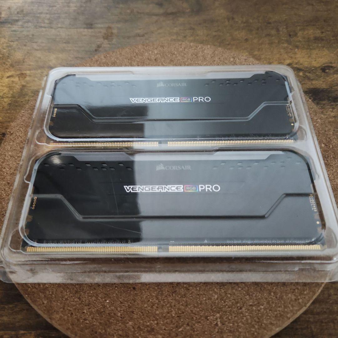 メモリー CORSAIR VENGEANCE RGB PRO DDR4 32GB 3600