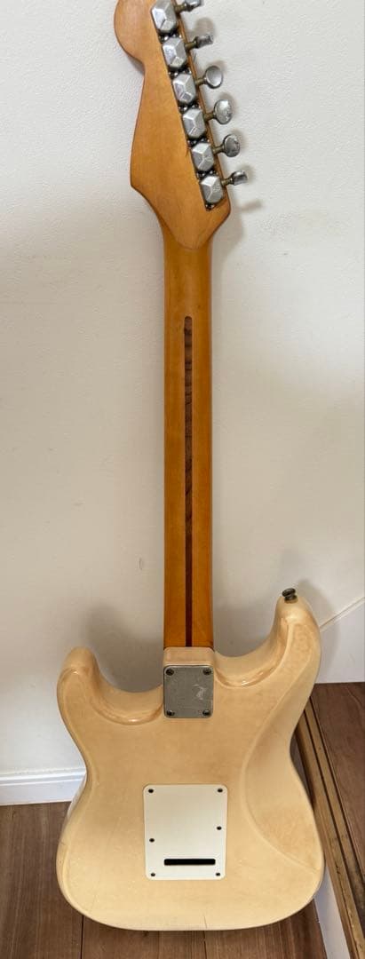 Fender Squier Stratocaster ホワイト エレキギター
