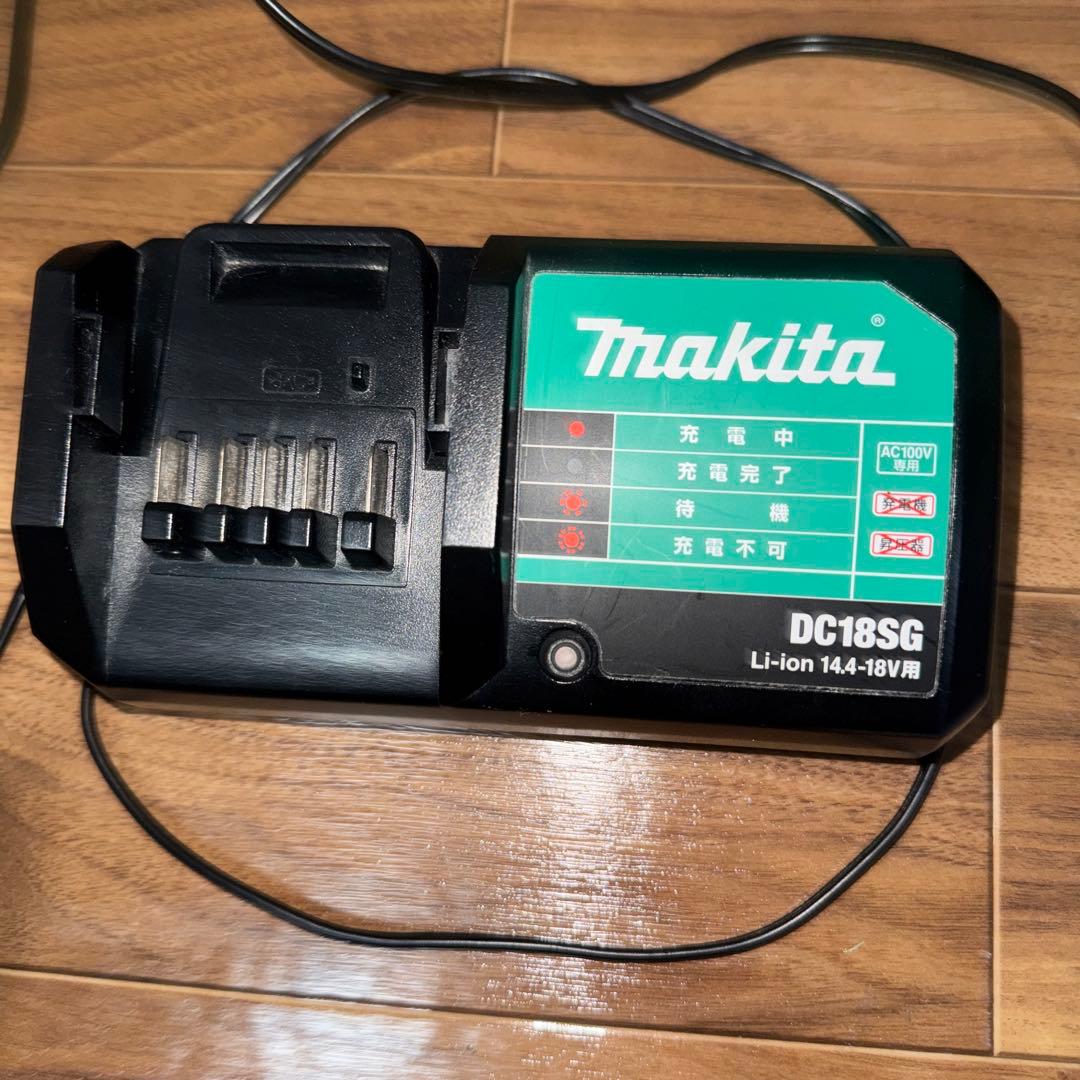 Makita コードレス掃除機LXT Light 本体、サイクロンアタッチメント