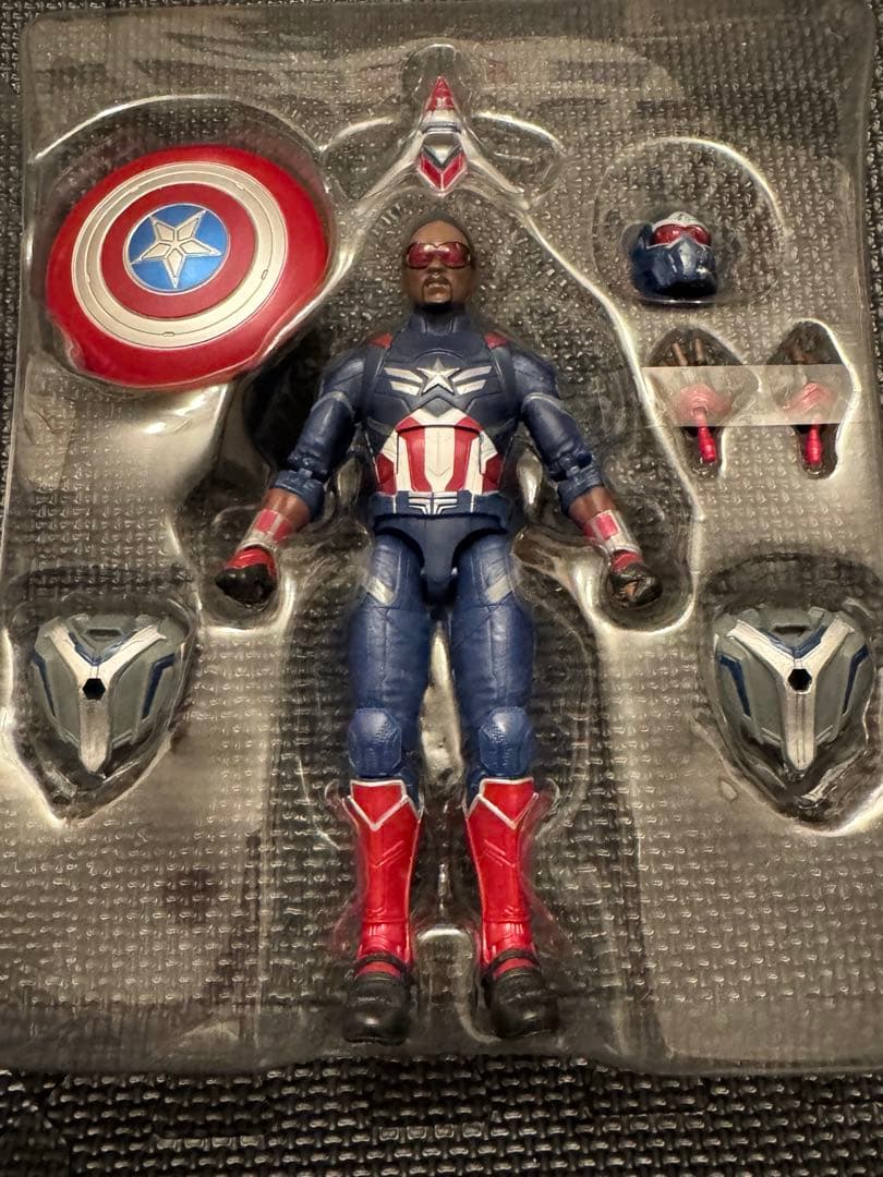 キャプテン・アメリカ　ブレイブ・ニュー・ワールド　フィギュア　ハズブロ