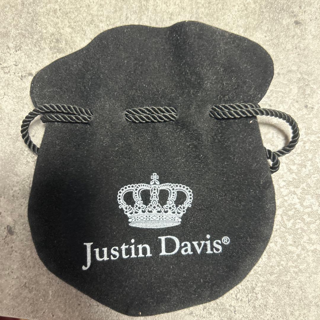 Justin Davis クロス型ペンダント