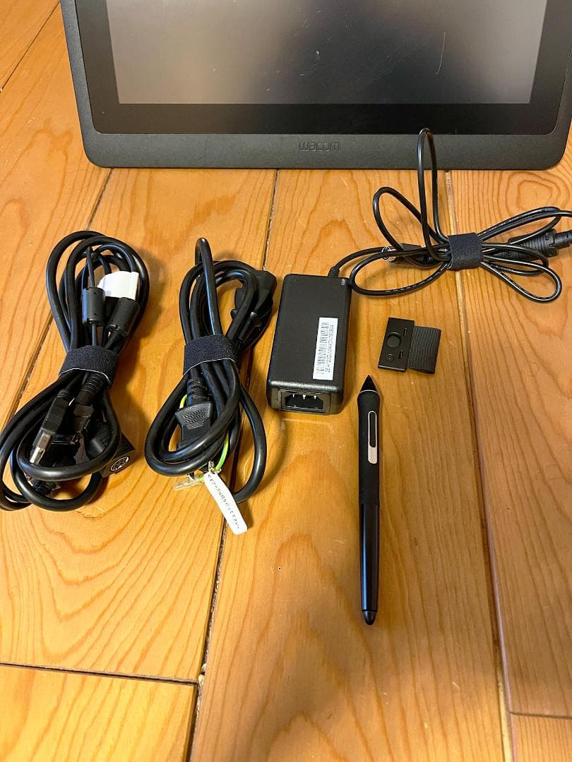 Wacom Cintiq 16 液タブ本体 純正スタンド付きDTK1660K0D