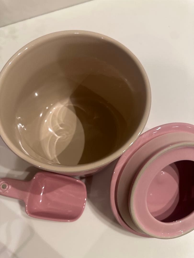 Le Creuset フードストッカー ピンク　ペット