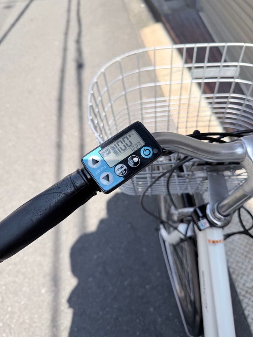大阪府　ヤマハ　ホワイト　電動アシスト自転車　27インチ