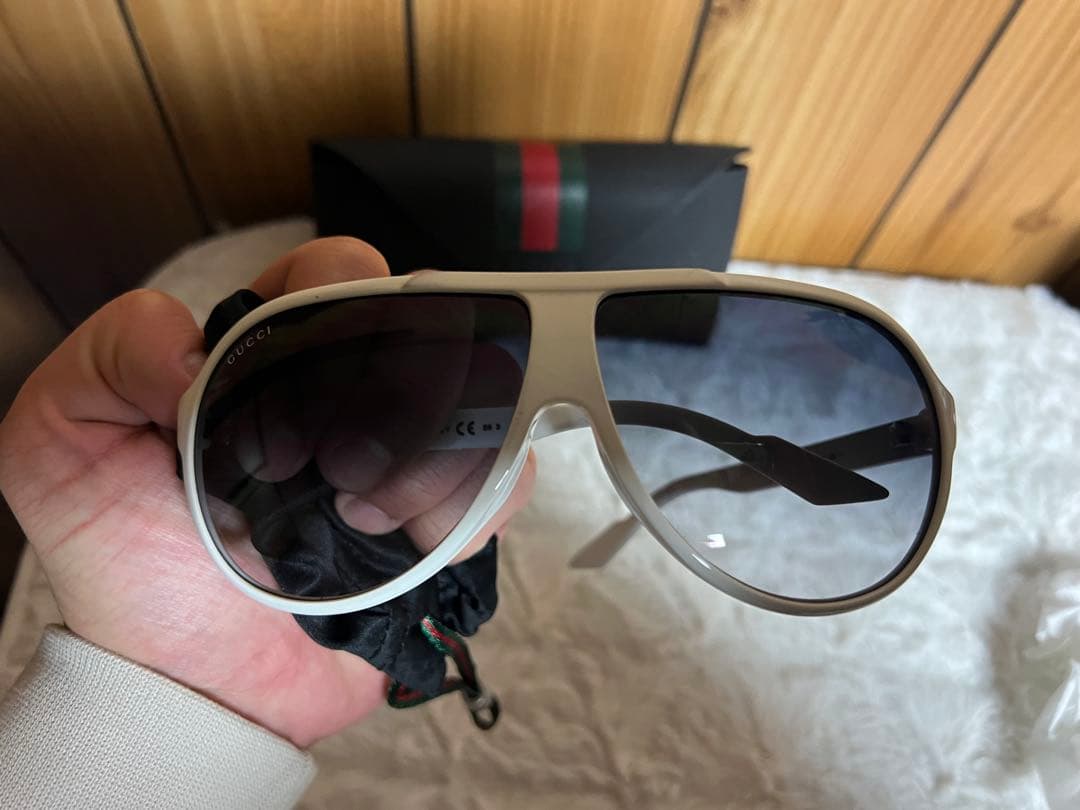 GUCCI グッチ　サングラス　メガネ　白縁