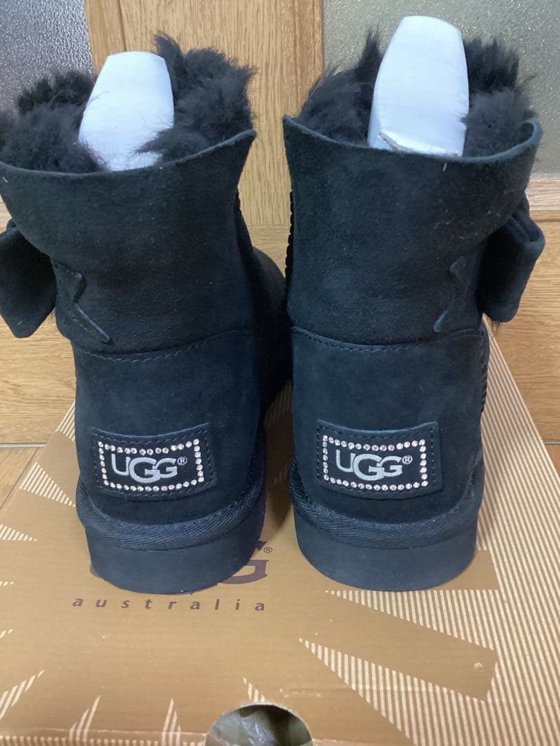 未使用★UGG ジャッキー スワロフスキー リボンブーツ24