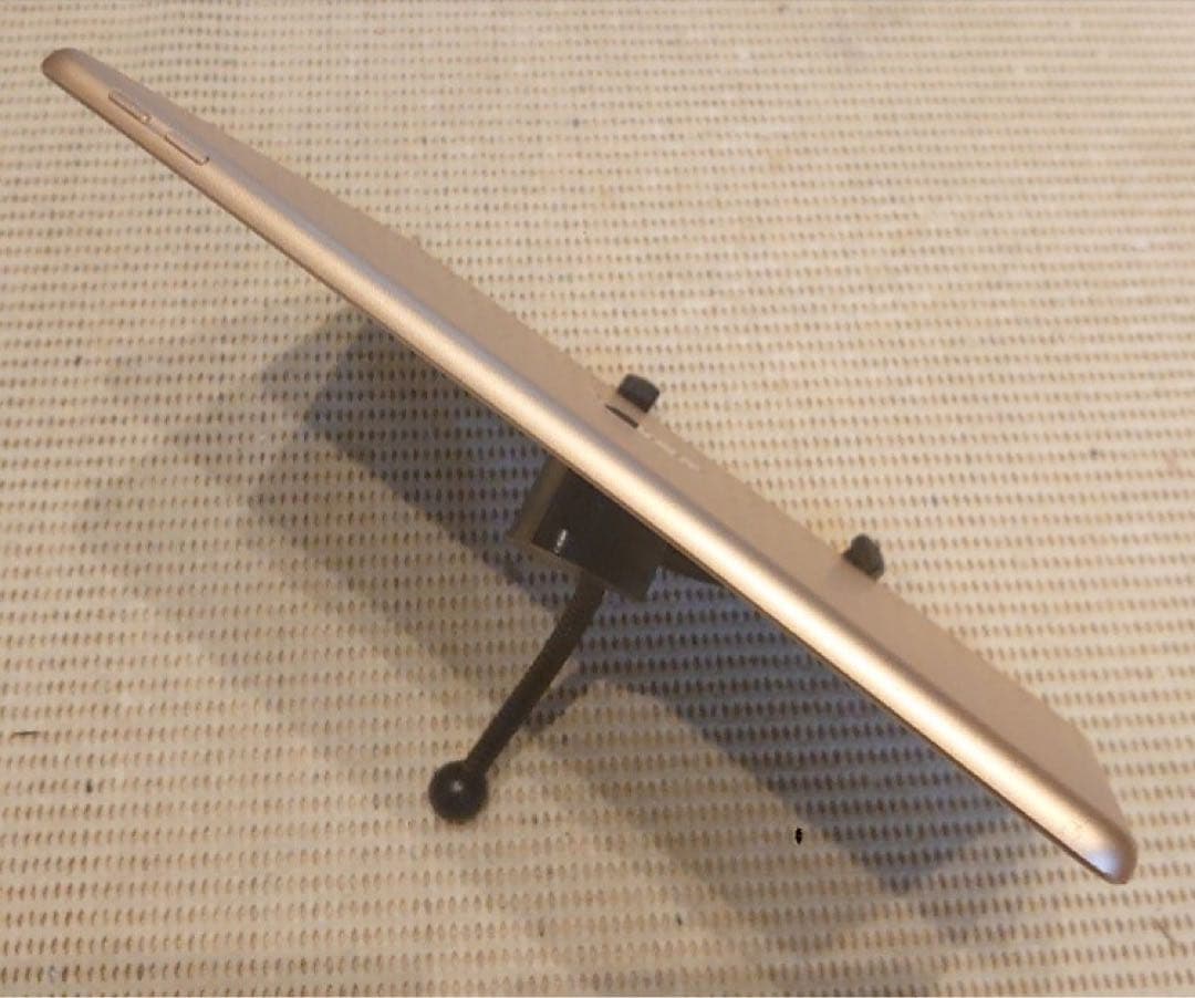 F6QD4完動品iPad第6世代(A1893)本体128GBゴールド送料込