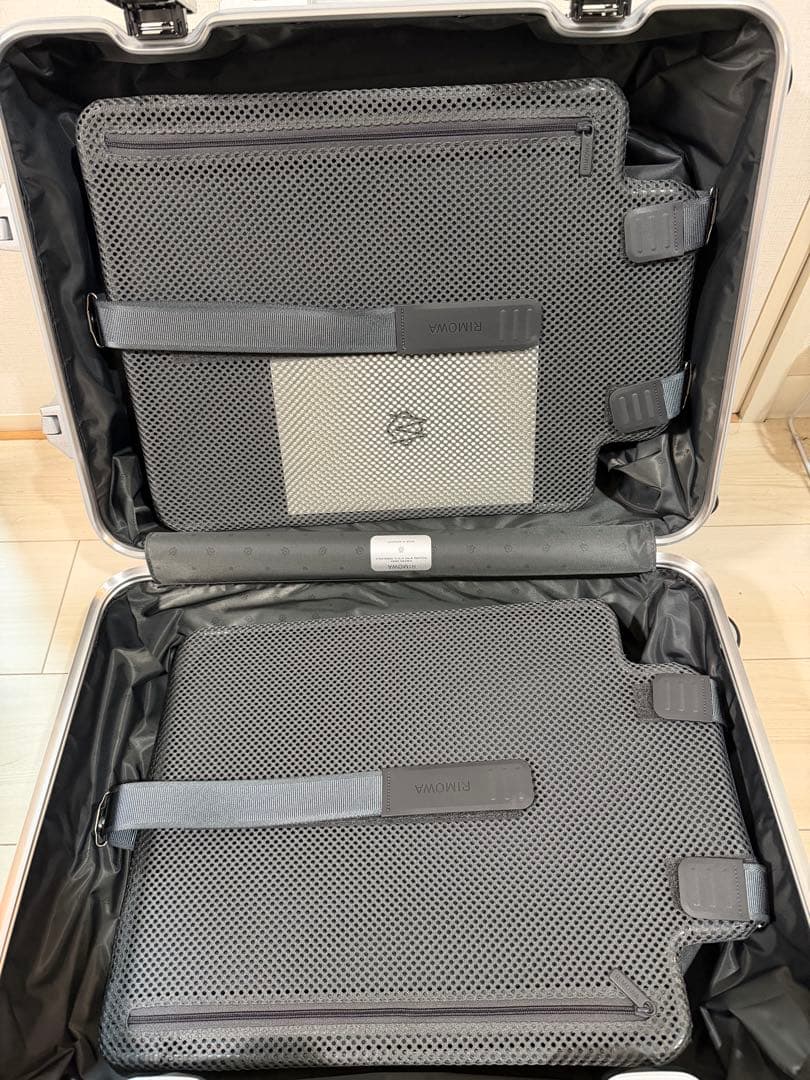 RIMOWA リモワ 機内持ち込み アルミスーツケース 新品