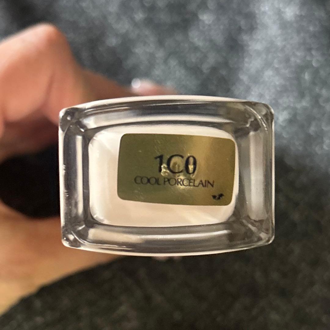 エスティローダー　リキッドファンデーション　1C0