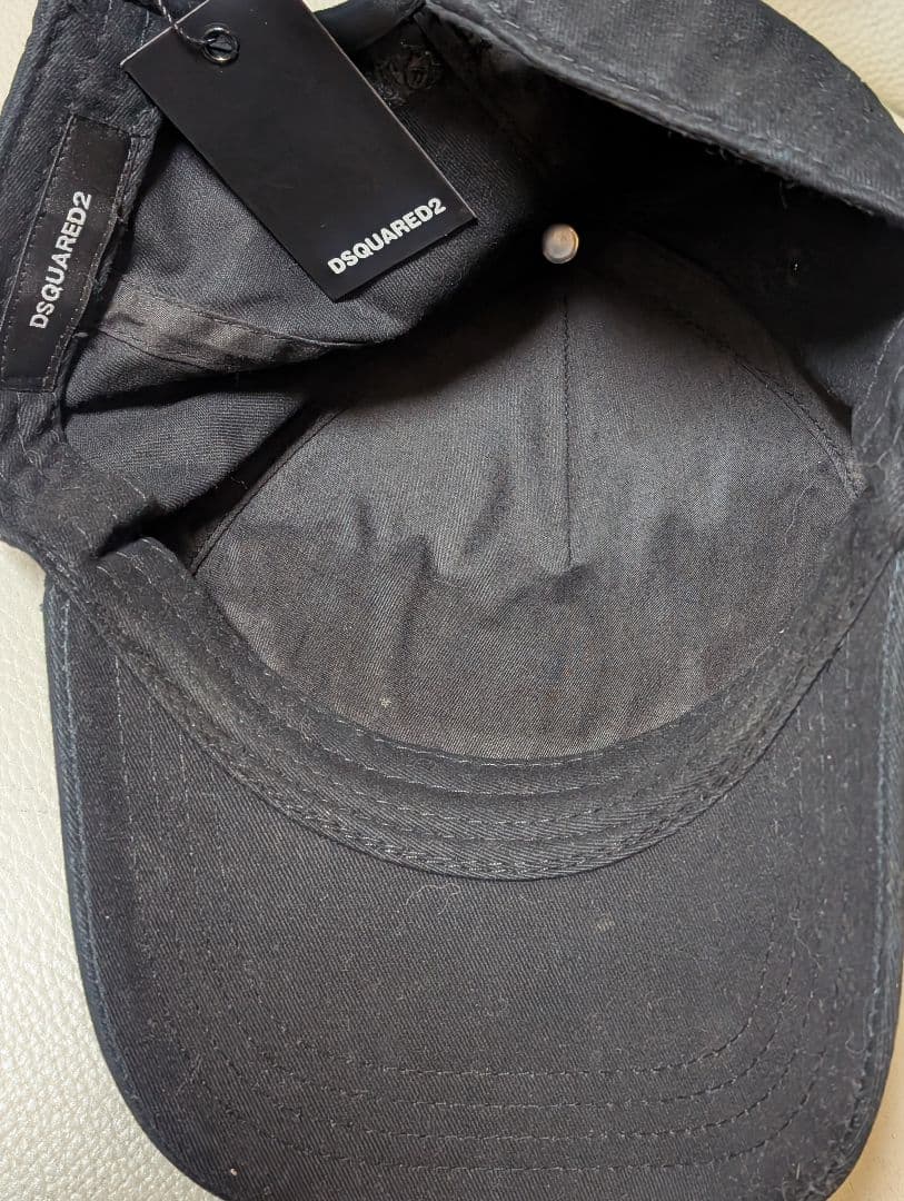 Dsquared2 Goth ブラック刺繍ロゴキャップ