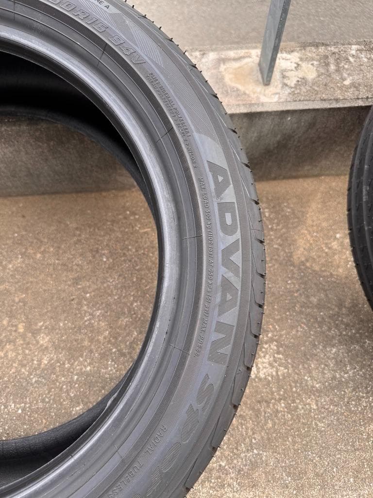 ロードスター純正ヨコハマタイヤ走行160キロのみ４本セットのうち２本分（１の２）