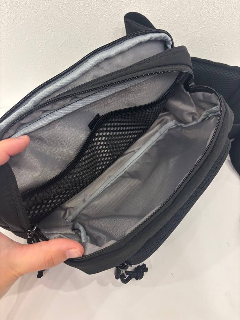 【美品】POMULU ブラック ヒップシート ベビー 旧型
