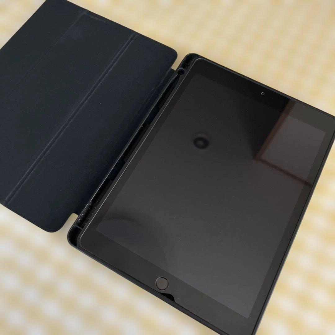 Apple iPad 第9世代　64GB wifi スペースグレイ　カバー付